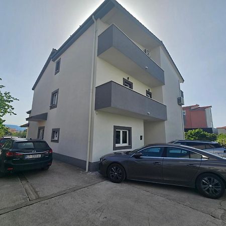 Apartmani Dianna คาชเตลา ภายนอก รูปภาพ