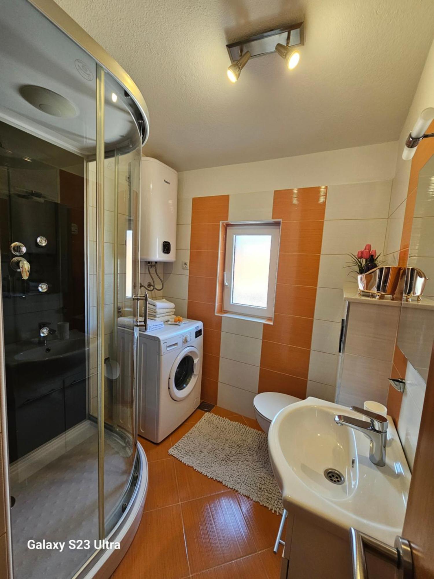 Apartmani Dianna คาชเตลา ภายนอก รูปภาพ