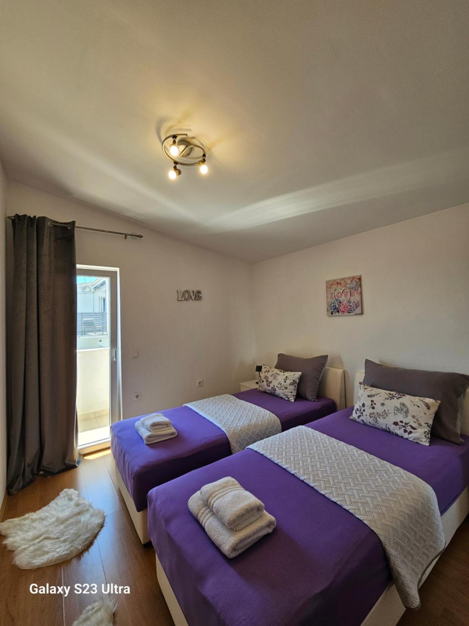 Apartmani Dianna คาชเตลา ภายนอก รูปภาพ