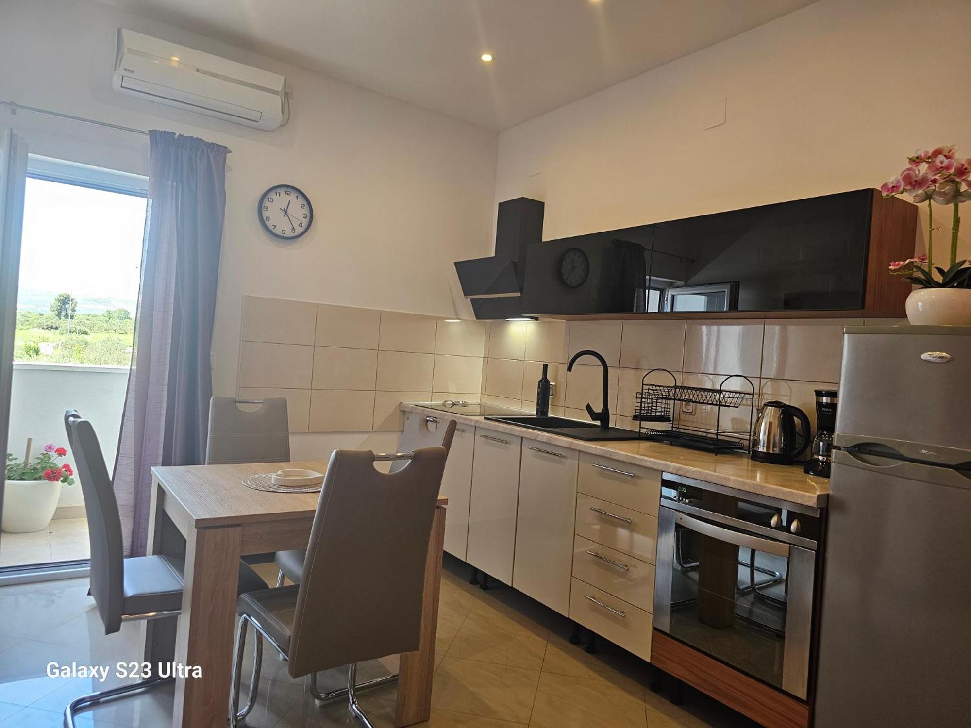 Apartmani Dianna คาชเตลา ภายนอก รูปภาพ
