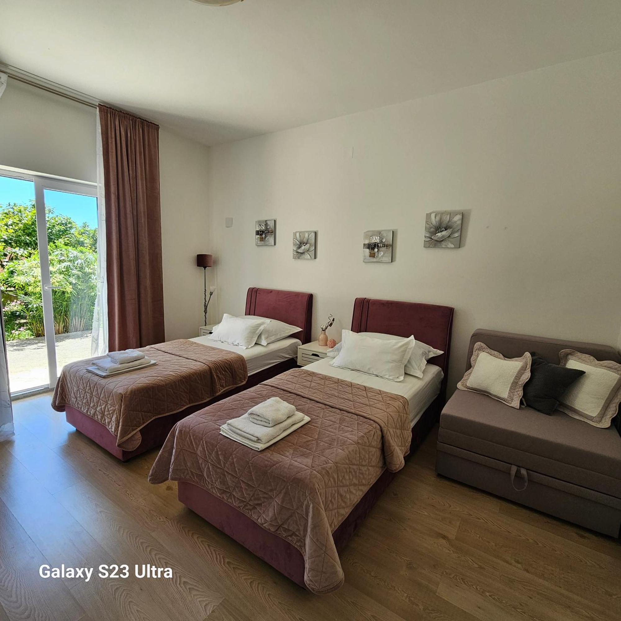 Apartmani Dianna คาชเตลา ภายนอก รูปภาพ