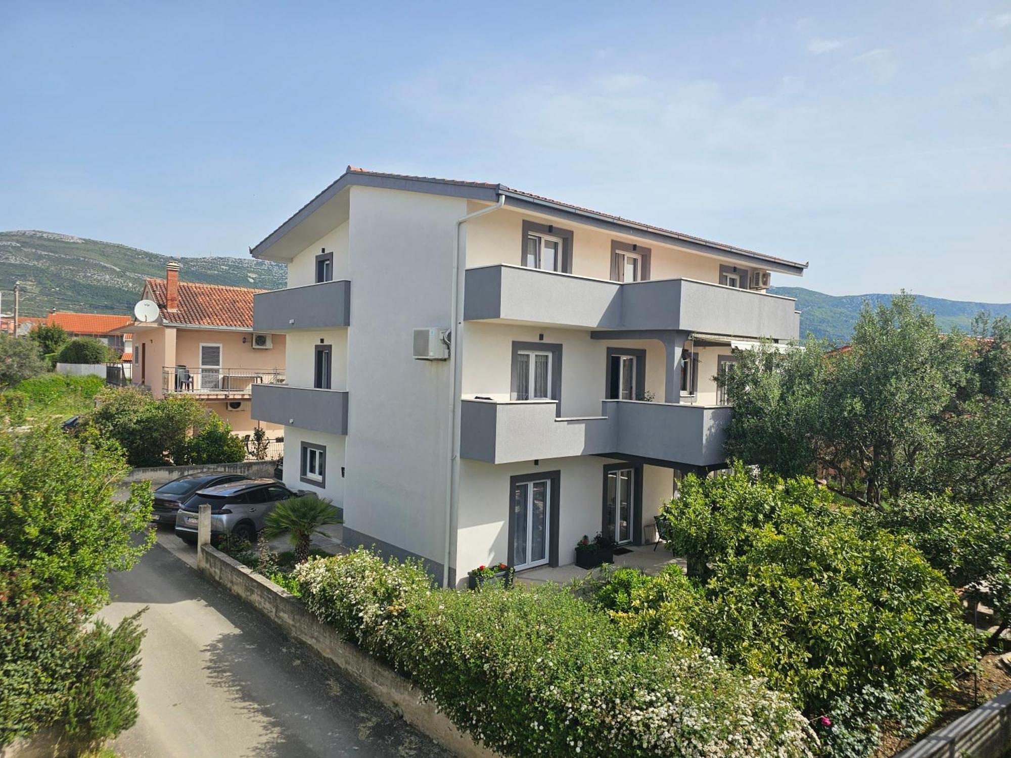 Apartmani Dianna คาชเตลา ภายนอก รูปภาพ